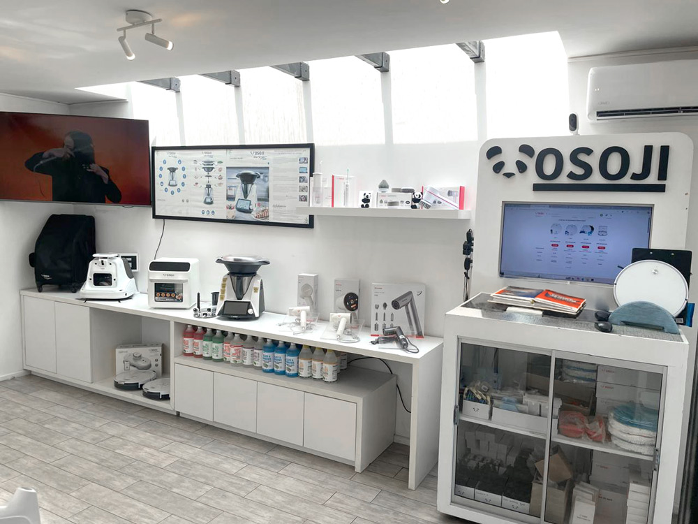shoeroom osoji.jpg